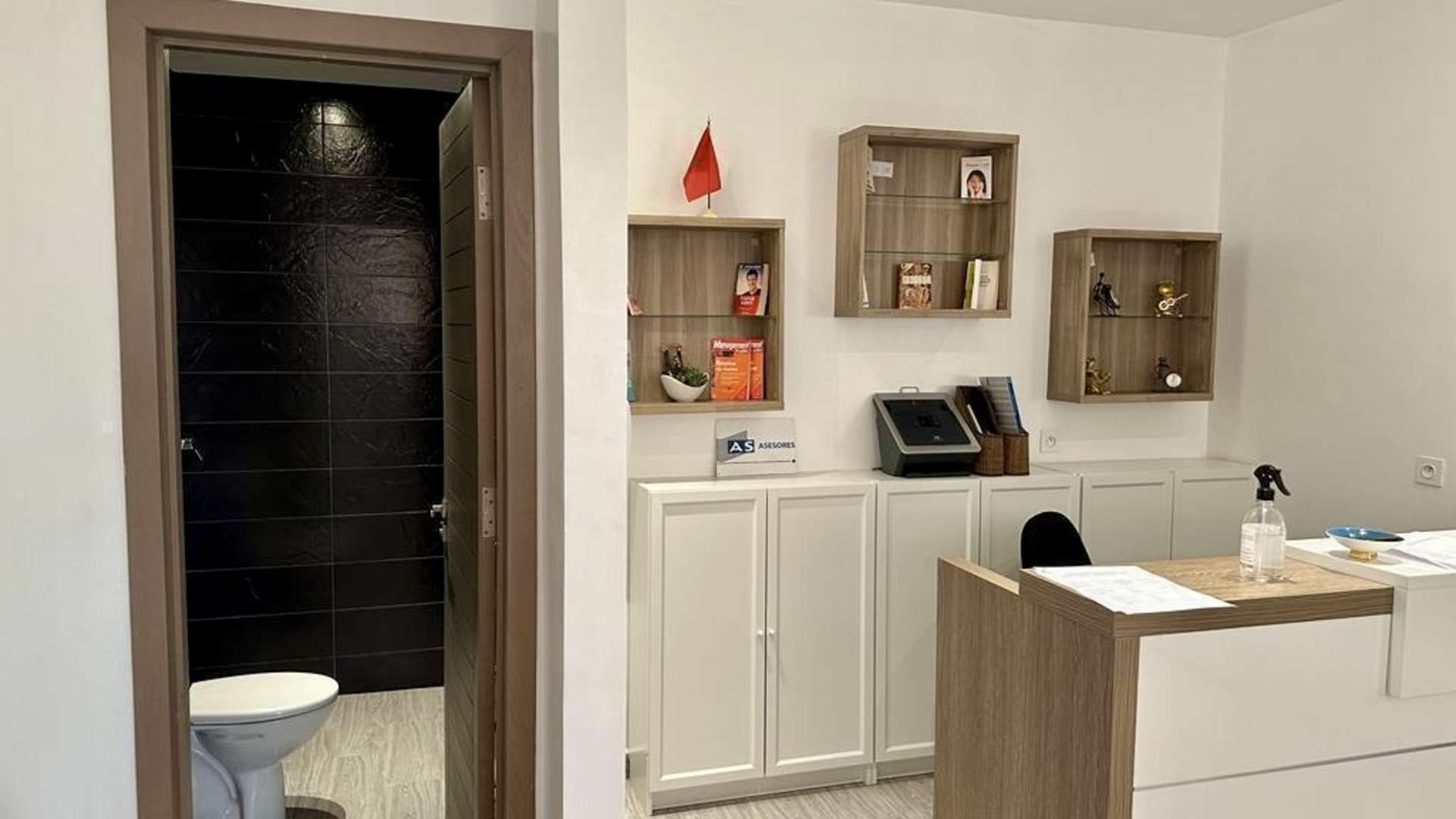 Location longue durée ,Bureaux & Commerces,Bureau 80M2 Idéalement pour dentiste ou cabinet médical,Marrakech,Targa