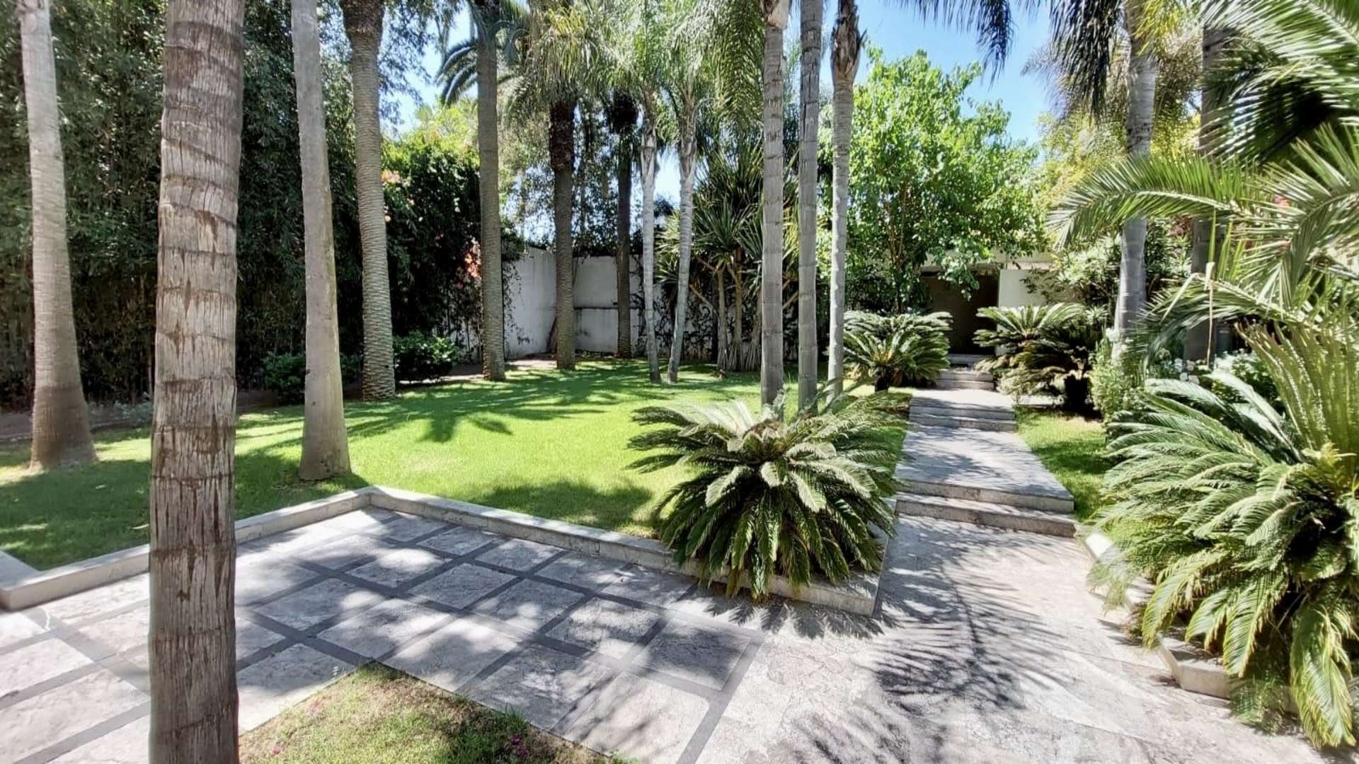 Vente,Villa,**Magnifique Villa à Vendre - Opportunité Unique à Fort Potentiel de Développement**,Casablanca,Californie