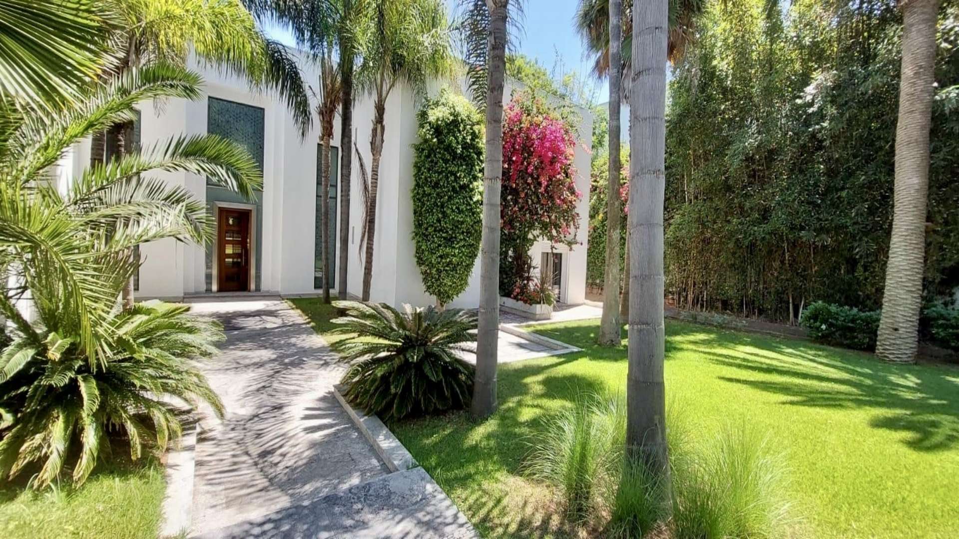 Vente,Villa,**Magnifique Villa à Vendre - Opportunité Unique à Fort Potentiel de Développement**,Casablanca,Californie