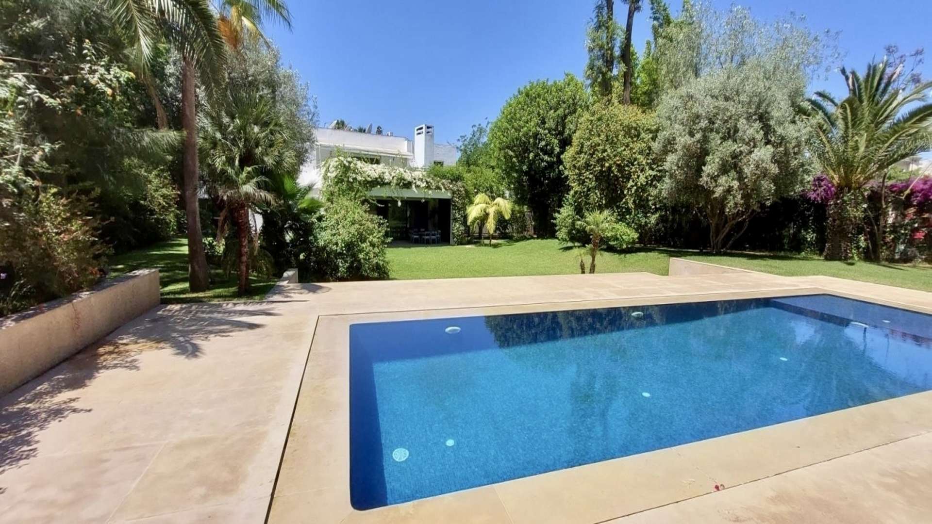 Vente,Villa,**Magnifique Villa à Vendre - Opportunité Unique à Fort Potentiel de Développement**,Casablanca,Californie