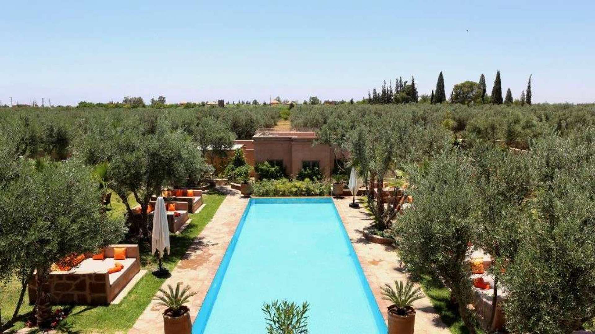 Location de vacances,Villa, Location saisonnière: Maison d’hôtes 12 suites exceptionnelles pour des vacances de rêve à Marrakech,Marrakech,Route d'Ouarzazate