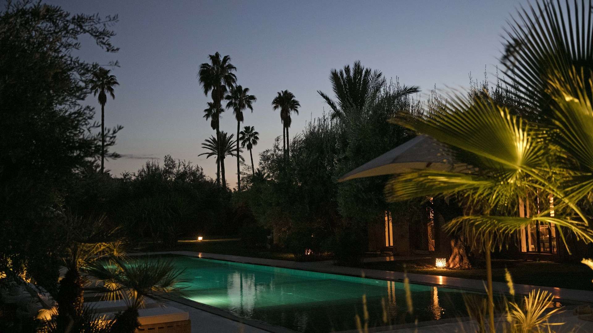 Location de vacances,Villa,Propriété de 10 suites d'exception - Services hôteliers - Piscine chauffée ,Marrakech,Bab Atlas