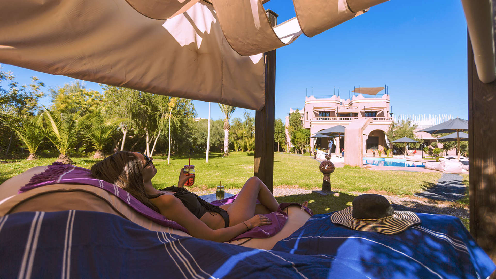 Location de vacances,Villa,Villa de luxe de 6 suites exceptionnelles avec spa et restaurant et services hôteliers ,Marrakech,Route de Fès