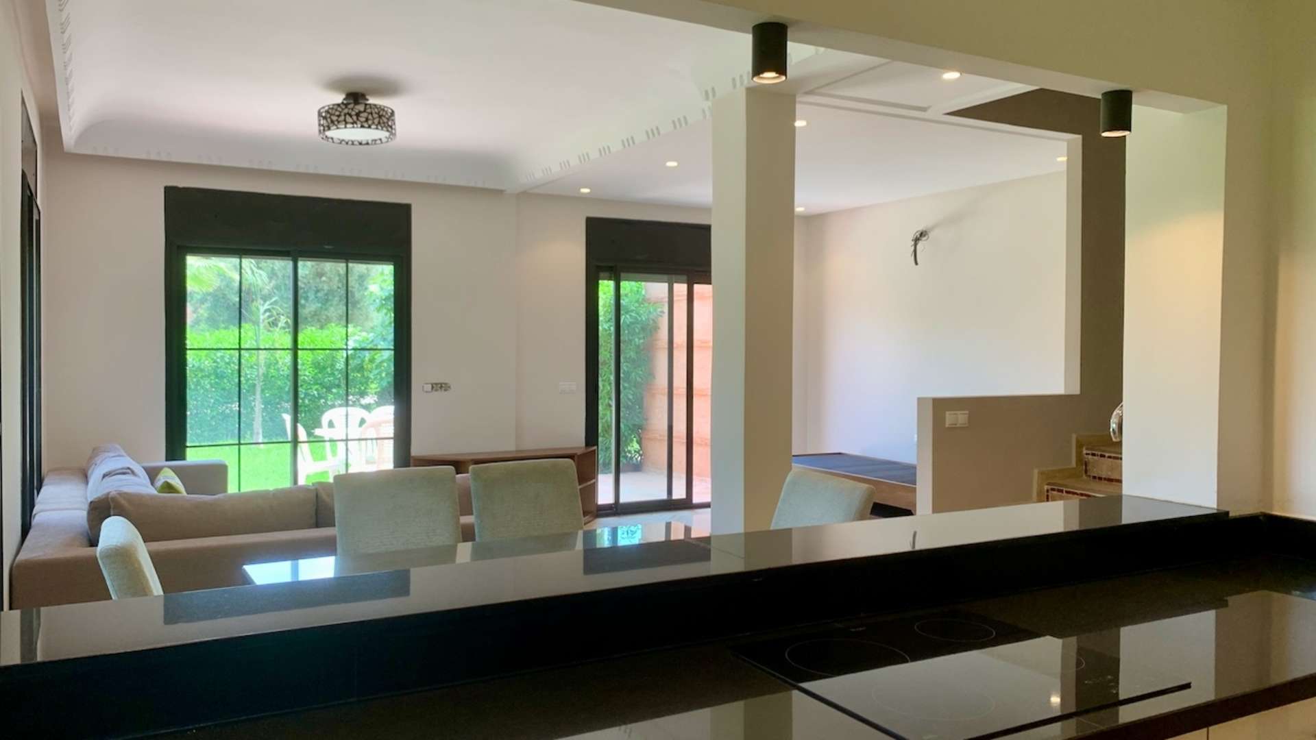 Location longue durée ,Appartement,Triplex indépendant de 2ch salon avec jardin et terrasse toiture près des 3 golfs à Marrakech,Marrakech,Atlas Golf Resort 