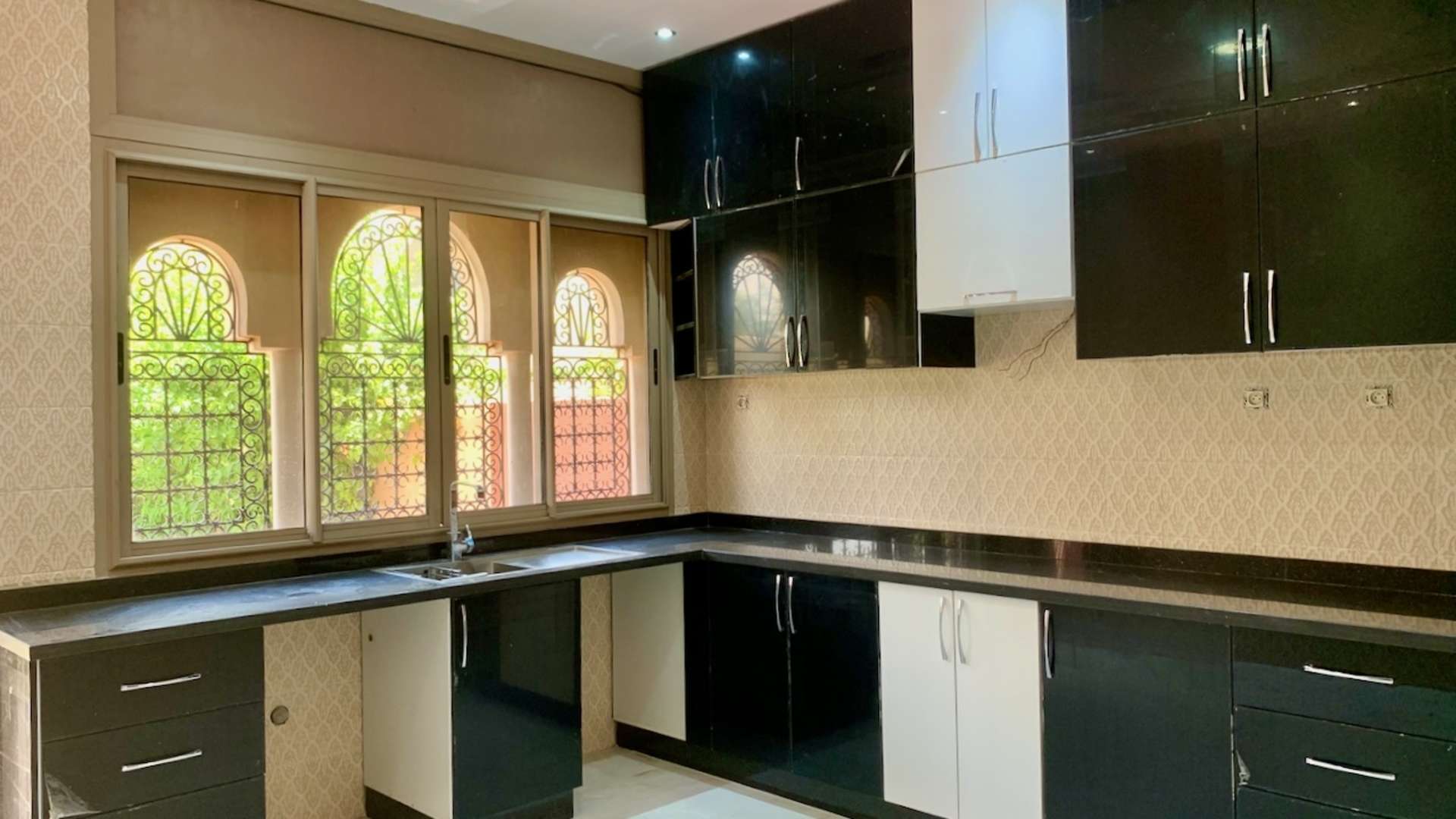 Location longue durée ,Villa,Villa Vide de 6 chambres avec sous-sol et sans piscine à Targa 5 min. de Carrefour Targa,Marrakech,Targa