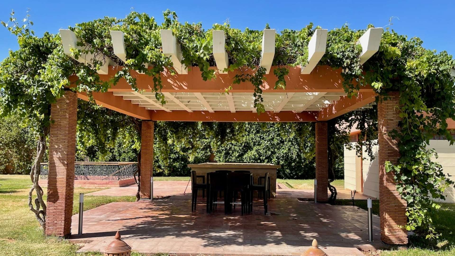 Location de vacances,Villa,Propriété Privée sur 1 Ha avec 3 villas de 5 ch. 2 piscines, Spa, Salle de Sport & Hammam à Marrakech,Marrakech,Route d'Ouarzazate