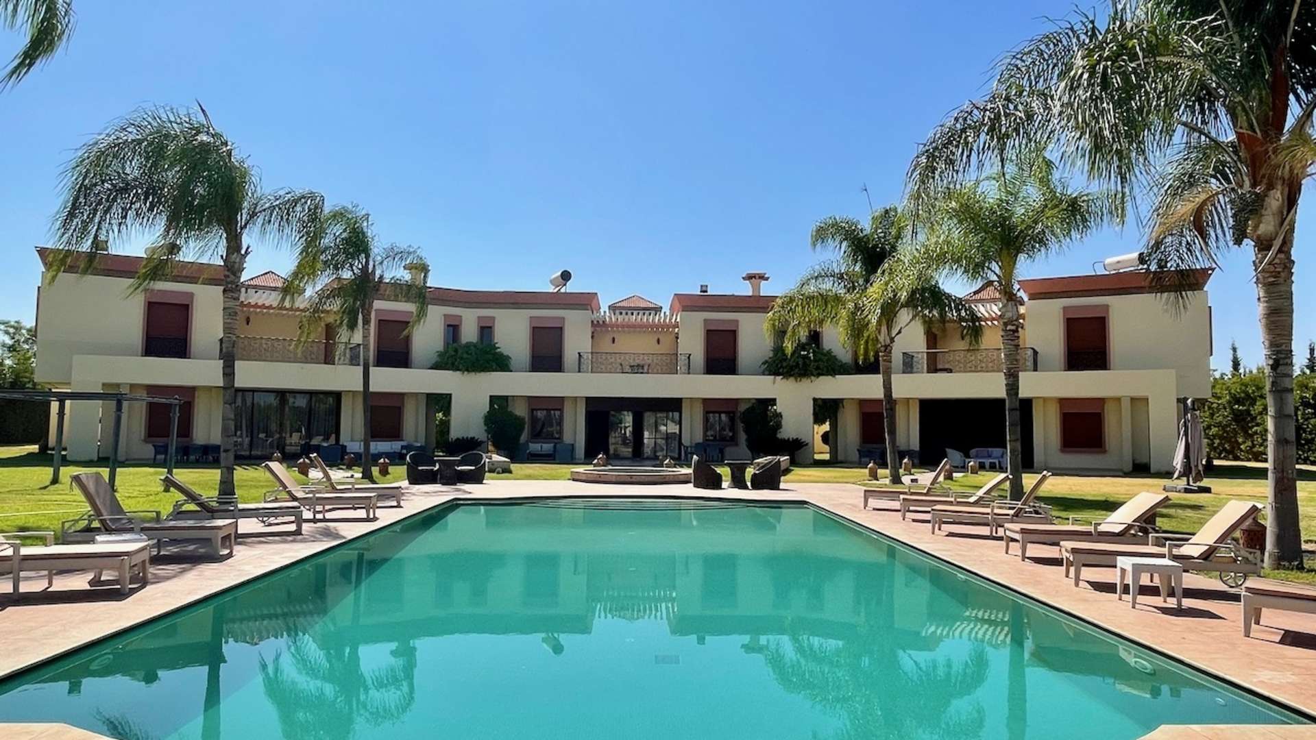 Location de vacances,Villa,Propriété Privée sur 1 Ha avec 3 villas de 5 ch. 2 piscines, Spa, Salle de Sport & Hammam à Marrakech,Marrakech,Route d'Ouarzazate