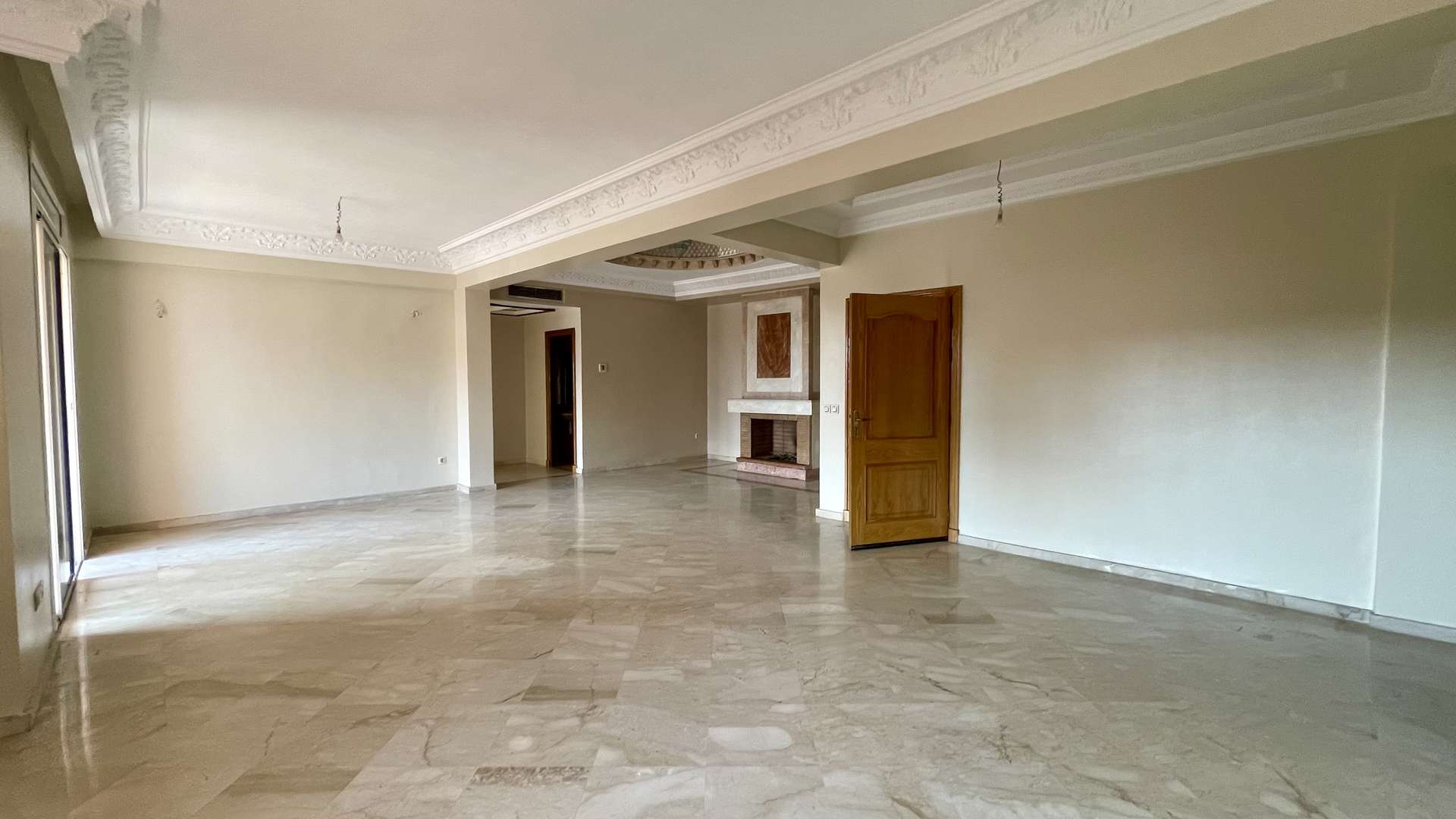 Location longue durée ,Appartement,AFFAIRE DU MOIS: APPARTEMENT 3CH DOUBLE SALON 210M2 TERRASSE CENTRE GUÉLIZ MARRAKECH,Marrakech,Guéliz