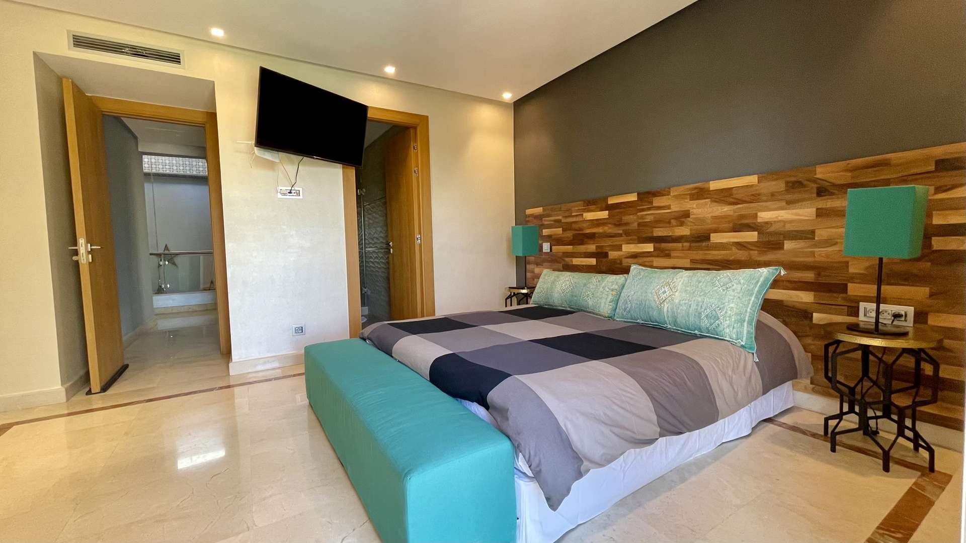 Location de vacances,Villa,Villa front de Golf avenue Mohamed VI Marrakech: Villa de luxe bien décorée et aménagée 4 suites avec services,Marrakech,Golf Prestigia