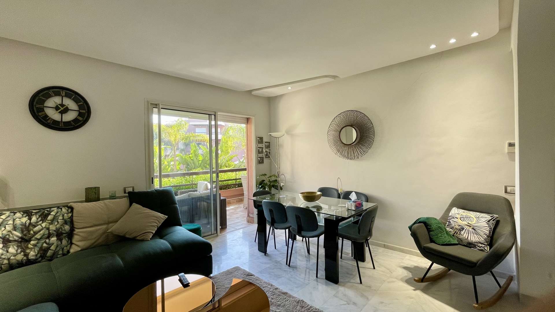 Location longue durée ,Appartement,Avenue Mohamed VI Résidence sécurisée avec piscine: Appartement RDC avec Terrasse 2ch 2sdb,Marrakech,Av. Mohamed VI