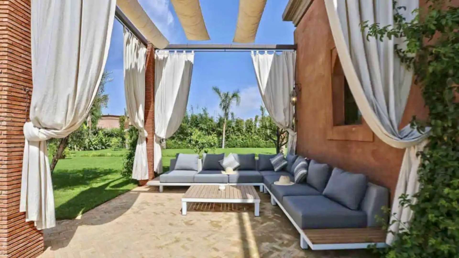 Location de vacances,Villa,Superbe villa 5ch à 15 min du centre de Marrakech sur la route de Ouarzazate ,Marrakech,Route d'Ouarzazate